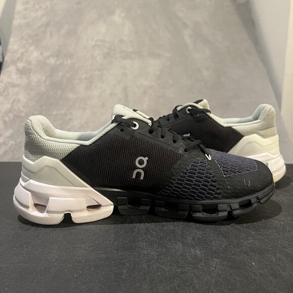 On Running Cloudflyer II Shoes Womens 10 Black Mesh Swiss Engineering Comfort - Picture 6 of 10